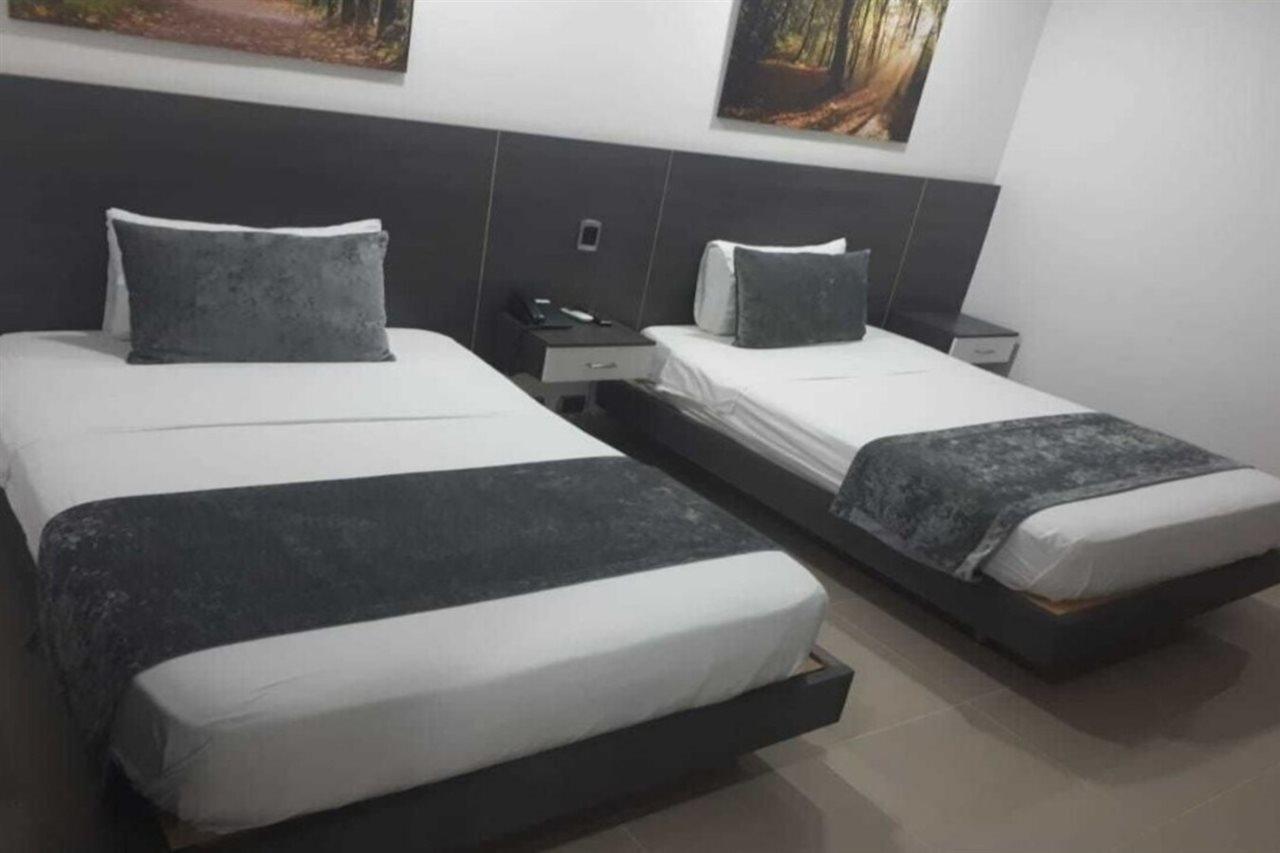 Calle 10 Express Hotel Medellín Eksteriør billede