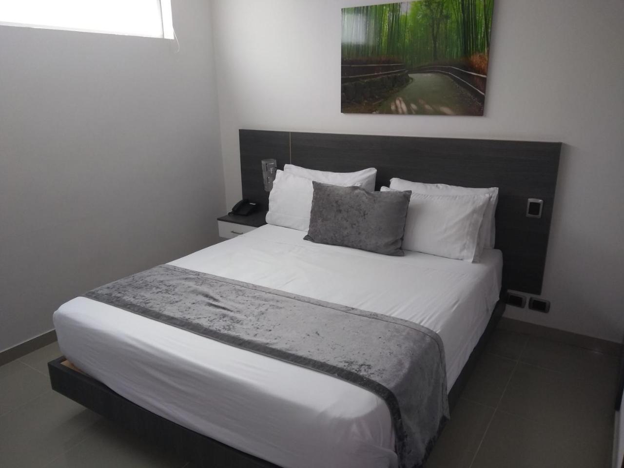 Calle 10 Express Hotel Medellín Eksteriør billede