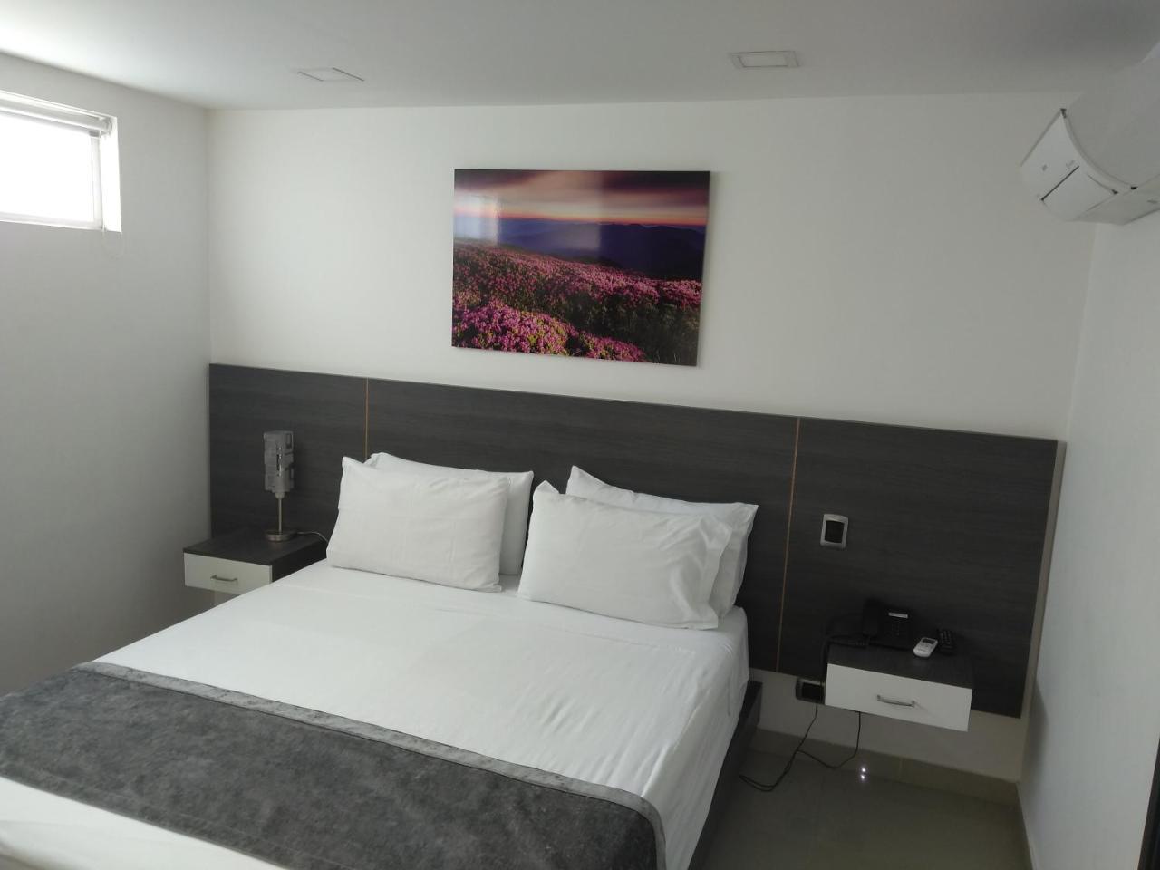 Calle 10 Express Hotel Medellín Eksteriør billede